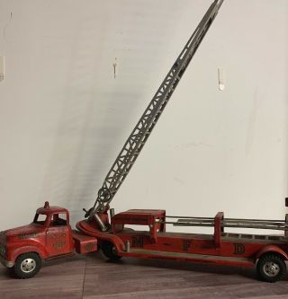 Vintage Tonka Aerial Ladder MFD Fire Engine Truck No.  5 1950 
