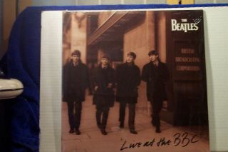 The Beatles 2 Lp Set " Live At The Bbc " Capitol Records