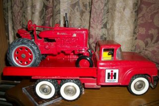 Structo Flat Bed International Harvester W/mccormick Farmall Tractor