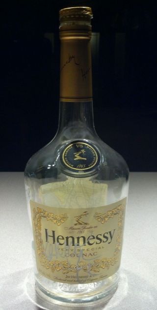 Hennessy Very Rare Autograph Bone Thugs & Harmony Tour Of 2007 1 Of 1 Bottle.