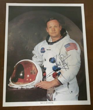 Neil Armstrong Signed 8  X 10  Nasa Photo