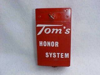 1940 Tom ' s Peanut Coin Honor System Money Box,  Jar Rack,  Lance Gordons 6