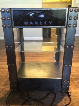 OAKLEY STRETCH LIMITED EDITION COUNTER - TOP DISPLAY/TOWER 4