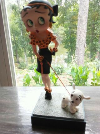 The Danbury Betty Boop " Out For A Stroll " Collector Figurine