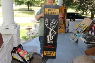 Large Vintage 1960 ' s High Voltage Willy Wirehand Gas Oil 44 
