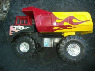 Tonka Xmb - 975 Red Flames 6 Wheel Dump Truck Dually Chrome Engine Rare 1999