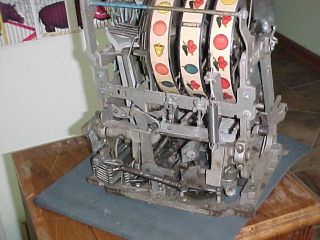 Antique Jennings 1940 ' s mechanical Slot Machine Mechanism 5 cent W/Jackpot 9