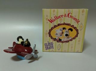 Wallace & Gromit Figurine: Gromit In Airplane
