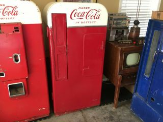 Vintage Coca Cola Vending Machine Vendo 81 Coke Local Estate