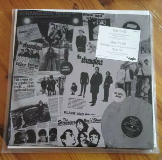 The Stranglers Black and White Limited Edition Reissue No 0257 SIGNED CGLP 3 7