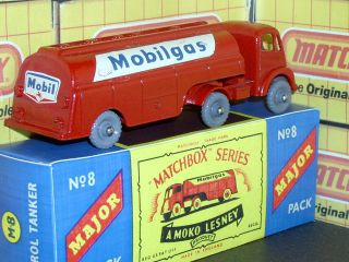 Matchbox Lesney Thorneycroft MOBILGAS Petrol M - 8 - A red GPW Major VNM crafted box 2