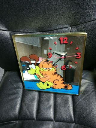 Vintage 1978 United Feature Syndicate Garfield Mirrored Clock Jim Davis