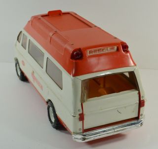 Vintage Tonka Rescue Ambulance Van w/ Gurney & 6 People Figures Orange White 5