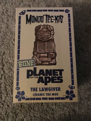 Mondo Tee - Kis - Planet Of The Apes - Mondo Tiki Mug - Lawgiver Bone Variant