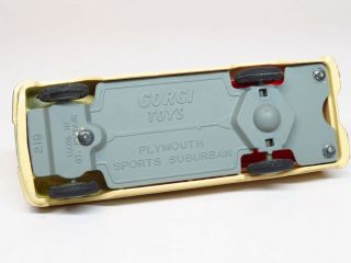 Corgi Toys 219 - Plymouth Sports Suburban Station Wagon - Boxed Mettoy Playcraft 8