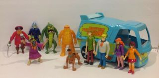 Mystery Machine With Characters And Villains (see Pictures & Description)