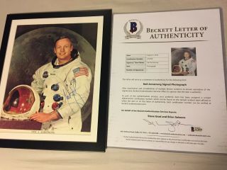 Neil Armstrong hand signed 8X10 Beckett 12