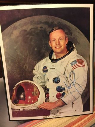 Neil Armstrong hand signed 8X10 Beckett 5