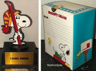 Htf Mib Vintage Peanuts Snoopy Gram Aviva Trophy Think Snow - Skiing Nos