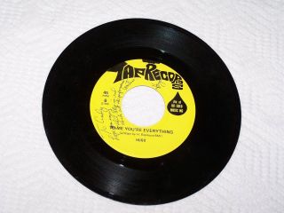 45 RPM Tap Records Hugo Do Love You & To Me You ' re Everything custom sleeve sign 3