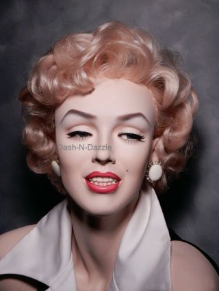 Marilyn Monroe Female Mannequin Wig Bust Blue Glass Eyes