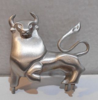 Set of MERRILL LYNCH BULL Cufflinks Gold - tone With Bull Statue 7 2