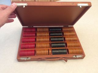Bakelite Catalin Poker Chip Set In Leather Bound Wood Case,  500 1 1/2 Inch Chips