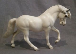 Hagen Renaker Designers Workshop White Head Down Pony Horse Figurine