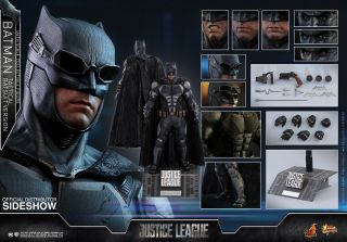 Hot Toys Batman (Tactical Batsuit Version) 1/6 Scale Figure 11