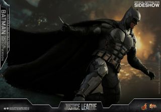 Hot Toys Batman (Tactical Batsuit Version) 1/6 Scale Figure 6