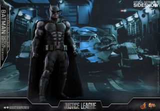Hot Toys Batman (Tactical Batsuit Version) 1/6 Scale Figure 7