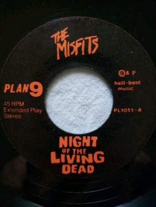 Misfits Night Of The Living Dead 7” Vinyl 1st Press Signed by Glenn Danzig 5