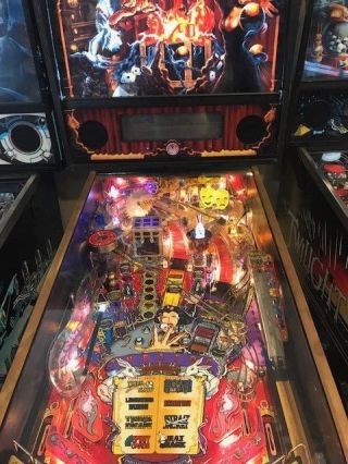 Theatre Of Magic TOM Pinball Machine gold THEATER connected MASKS LED mod Bally 2