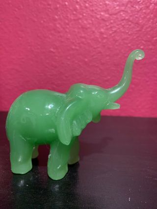 jade elephant figurine 2