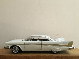 Ertl Collectibles Am Die - Cast 1:18 1958 Plymouth Fury 1 Of 9,  996