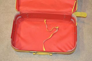 1985 Peter Panda Suitcase Child World Children ' s Palace Red & Yellow Suitcase 2