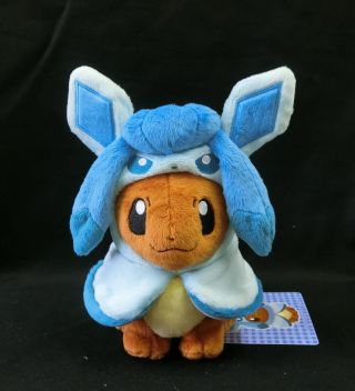 Pokemon Plush Toy Eevee Poncho - Wearing Series Glaceon Pokemon Center 22 Cm