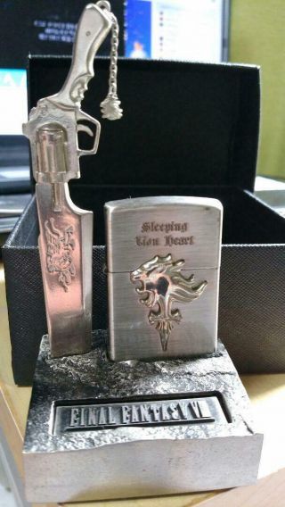 Zippo Final Fantasy Viii Lion Heart &gun Blade Stand With Picture Frame
