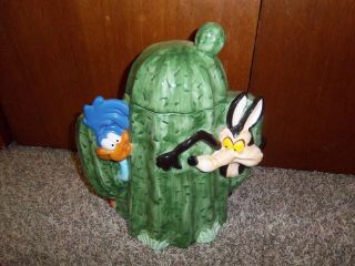Vintage 1993 Warner Bros.  Cactus Wile E.  Coyote / Road Runner Cactus Cookie Jar