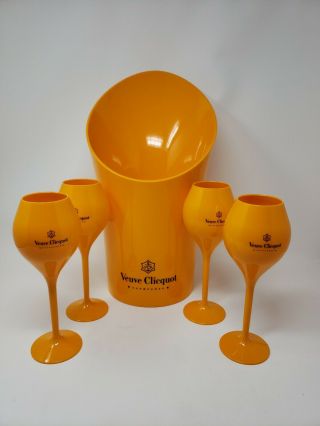 Veuve Clicquot Logo Champagne Orange Plastic Ice Bucket 15 " Tall & 4 Goblets
