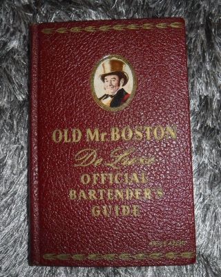 Old Mr.  Boston De Luxe Official Bartenders Guide 4th Printing 1940 Recipes Book
