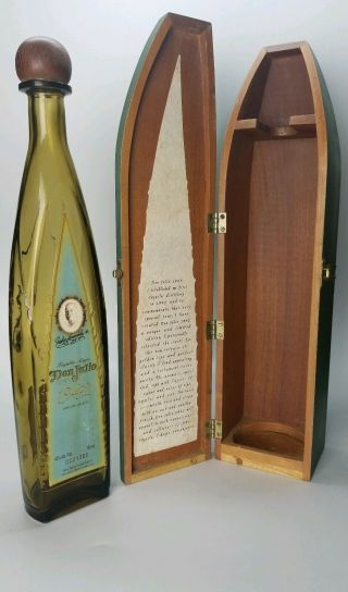 Unique Limited Edition 1942 Don Julio Empty Agave Leaf Shaped Bottle Wooden Case 2