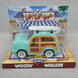 The Chevron Cars 1999 Woody Wagon & C.  C.  Boat ' N Trailer In Package 2