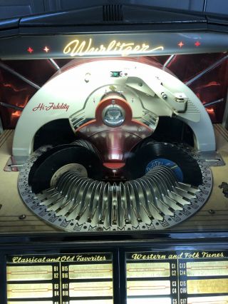 Wurlitzer 1800 Jukebox 4