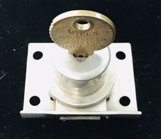 Chrome Mills Novelty Co Antique Slot Machine Lock And Key