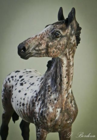 Artist ' s Resin Model Horse 