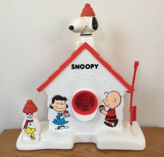Vintage 1985 Playskool Peanuts Snoopy Sno - Cone Snow Making Machine Toy