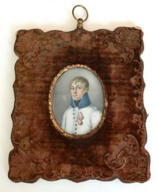 Circa 18th C.  French/continental Miniature Painting Gentleman W Military Uniform