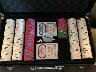 Paulson Poker Chip Set Gpi Shuffle Master $2.  50 $5 $25 Top Hat & Cane Casino