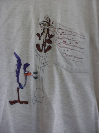Warner Bros Store Vintage Adult Embroidered T - Shirt Large Wile E Coyote Beep
